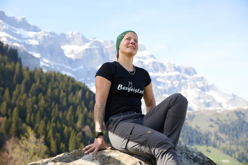 Bergesitert-Logo-gross-Frau-seitlich 468.webp